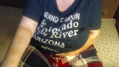 Snapshot of new_milf chatting on October 14, 2025, 2:56 am Lilly online show from October 14, 2025, 2:56 am
