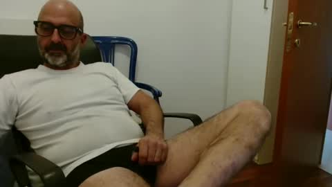 simi online show from October 18, 2025, 12:06 pm