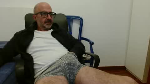 simi online show from October 19, 2025, 6:30 pm