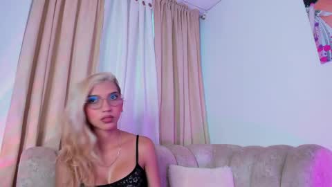 ximena online show from February 23, 2025, 11:14 pm