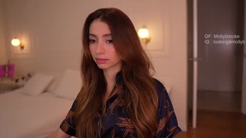 Snapshot of newmollybrooke chatting on March 3, 2026, 2:28 am all my links Here online show from March 3, 2026, 2:28 am