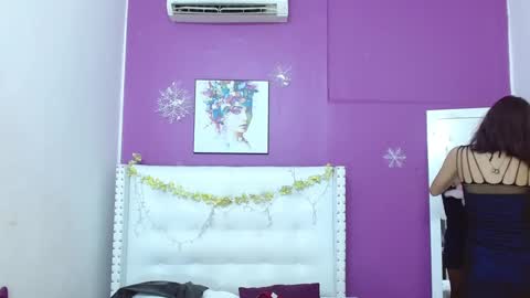 nextdoor_fantasy online show from December 28, 2024, 9:08 pm