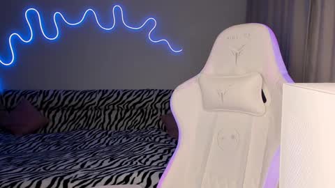 Snapshot of neyrmina chatting on February 9, 2025, 3:34 pm Mina online show from February 9, 2025, 3:34 pm