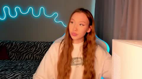 Snapshot of neyrmina chatting on September 29, 2025, 12:21 pm Mina online show from September 29, 2025, 12:21 pm