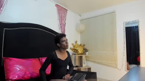 nezuco_tanyiro online show from October 17, 2025, 5:21 am