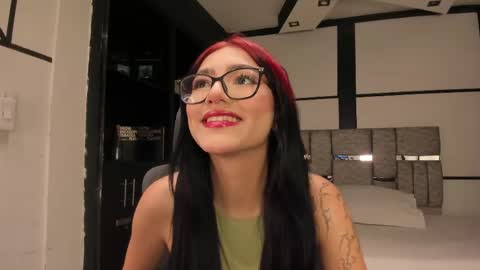 nezukoo_1 online show from May 26, 2026, 8:49 pm
