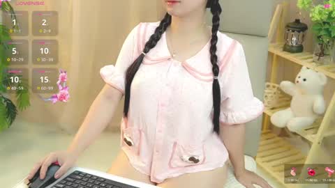 nhatlinhnguyen online show from May 30, 2026, 8:22 am