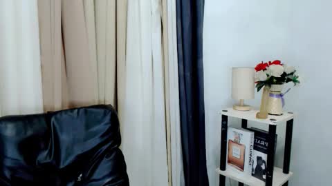 hottie nicole online show from February 25, 2026, 1:15 am