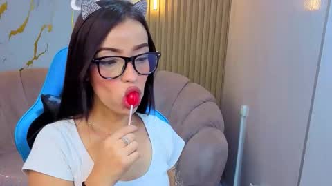 Snapshot of nhoa_b chatting on March 3, 2026, 8:04 pm nhoa_b online show from March 3, 2026, 8:04 pm