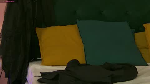 Nia MILF GRANNY MATURE online show from September 14, 2025, 4:06 pm