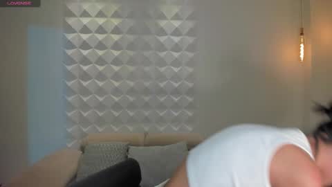 Call me Nia  online show from September 10, 2025, 1:49 am