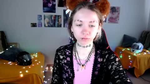 nica_kawaii online show from May 20, 2026, 12:11 pm