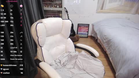 Snapshot of nice_belle chatting on February 27, 2025, 2:32 am Belle online show from February 27, 2025, 2:32 am