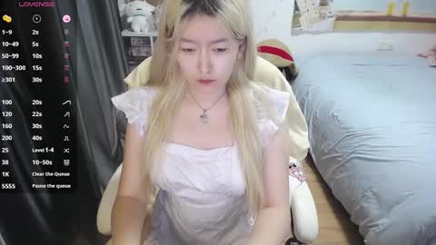 Snapshot of nice_belle chatting on September 10, 2025, 7:41 am Belle online show from September 10, 2025, 7:41 am