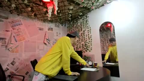 nice_boys11 online show from July 5, 2026, 1:07 pm