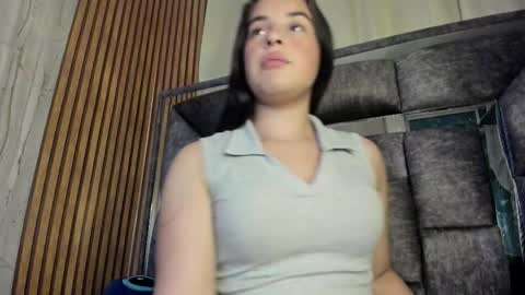 Snapshot of nicehot____ chatting on October 23, 2025, 12:32 am Luna online show from October 23, 2025, 12:32 am