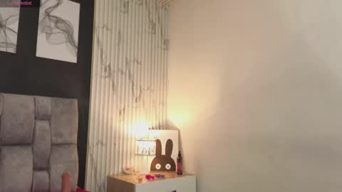 Snapshot of nicelle_carson chatting on October 8, 2025, 11:46 pm Nicolle online show from October 8, 2025, 11:46 pm