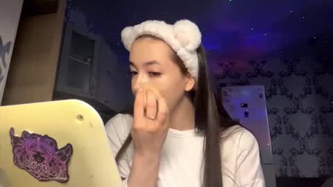 Ellie online show from November 2, 2025, 10:28 am