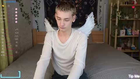 Nick online show from October 31, 2025, 6:42 pm