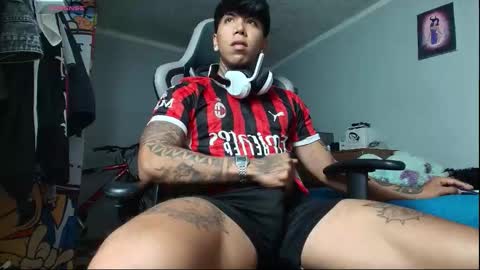 Snapshot of nickhot0609 chatting on November 14, 2025, 3:27 am Nickhot0609 online show from November 14, 2025, 3:27 am