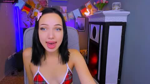 nicki_lovex online show from September 13, 2025, 6:13 am