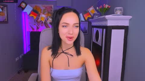 nicki_lovex online show from September 22, 2025, 5:42 am