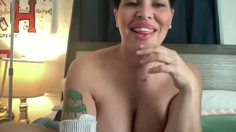 Snapshot of nickimarie01 chatting on December 3, 2024, 3:55 pm Nicki Marie online show from December 3, 2024, 3:55 pm