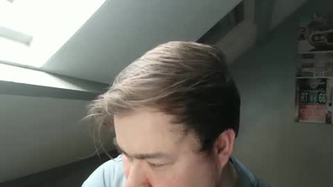 Snapshot of nickoeoeoe chatting on March 5, 2026, 4:14 pm nickoeoeoe online show from March 5, 2026, 4:14 pm