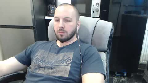 Julian online show from February 9, 2025, 11:57 pm