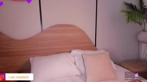 Snapshot of nicky_peyton chatting on December 17, 2025, 2:28 am Nicky online show from December 17, 2025, 2:28 am