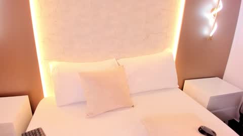 Snapshot of nicky_peyton chatting on December 23, 2025, 2:31 am Nicky online show from December 23, 2025, 2:31 am