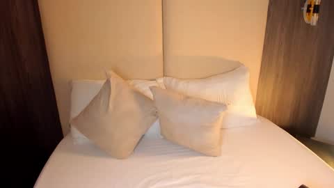 Snapshot of nicky_peyton chatting on February 17, 2026, 2:41 am Nicky online show from February 17, 2026, 2:41 am