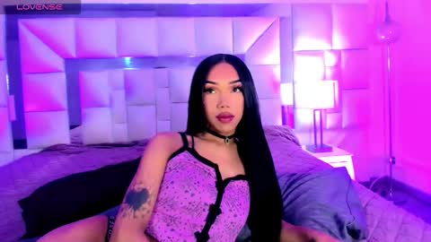 Snapshot of nickynoa chatting on December 2, 2025, 4:40 am Nicky online show from December 2, 2025, 4:40 am