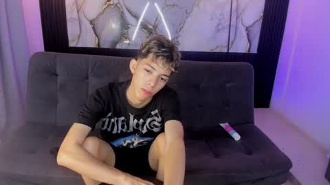 nico_naughtyboy online show from May 30, 2026, 1:03 am