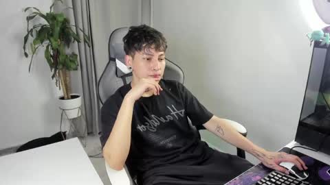 Nico  online show from April 16, 2026, 6:03 am