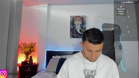 Nicolas online show from April 18, 2026, 7:51 pm