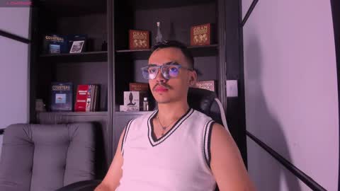 Nico King online show from November 18, 2025, 1:33 am