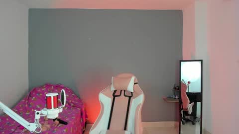 Snapshot of nicol_jone chatting on January 21, 2025, 6:22 am Nicol sanchez online show from January 21, 2025, 6:22 am