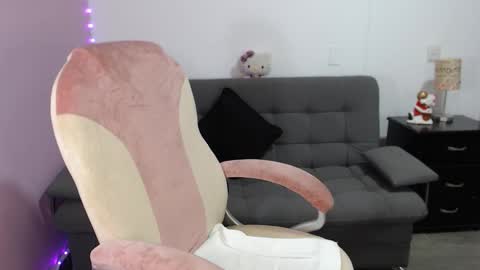 Snapshot of nicol_storm chatting on December 4, 2025, 10:51 pm nicole Storm online show from December 4, 2025, 10:51 pm