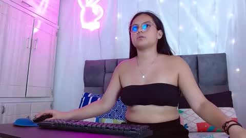 nicol online show from January 5, 2026, 8:01 pm