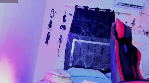 Snapshot of nicol_transgirl chatting on October 28, 2025, 3:10 am Nicol online show from October 28, 2025, 3:10 am