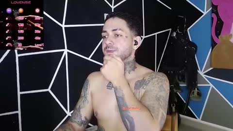 nicolas online show from October 23, 2025, 4:01 am