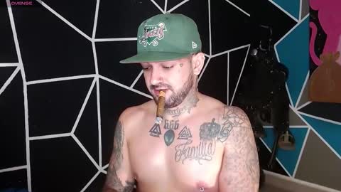 nicolas online show from October 28, 2025, 2:26 am