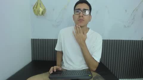 nicolasfine online show from January 10, 2026, 12:07 pm