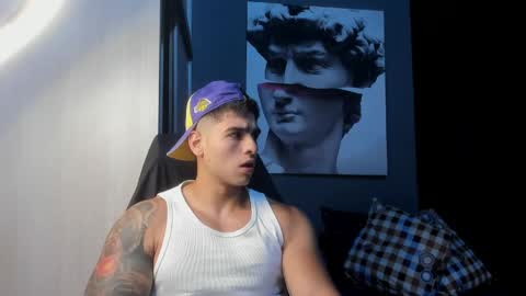 Snapshot of nicolasmuscle chatting on April 23, 2026, 5:37 pm Andres online show from April 23, 2026, 5:37 pm