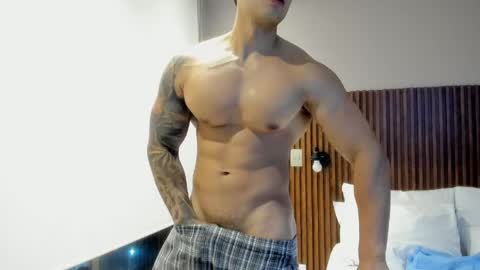 Snapshot of nicolasmuscle chatting on May 2, 2026, 6:51 am Andres online show from May 2, 2026, 6:51 am