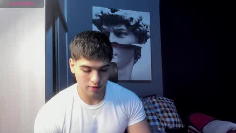 Snapshot of nicolasmuscle chatting on June 5, 2026, 4:45 pm Andres online show from June 5, 2026, 4:45 pm