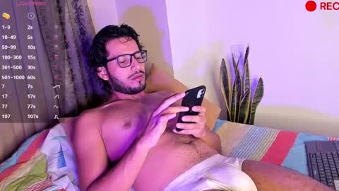 nicolasrodrii online show from December 8, 2024, 11:19 pm