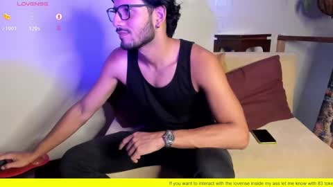 nicolasrodrii online show from February 8, 2025, 1:22 pm