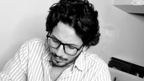 nicolasrodrii online show from March 9, 2025, 9:36 pm